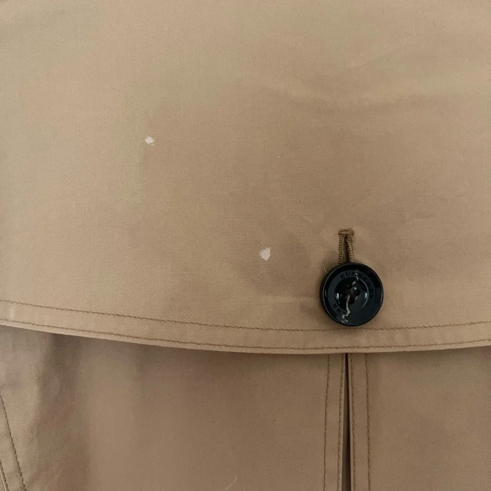 Burberry Tan Double-Breasted Trench Coat with Iconic Check Lining - Picture 6 of 16
